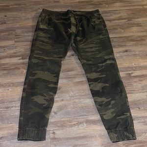 Camo Joggers from Holister size L